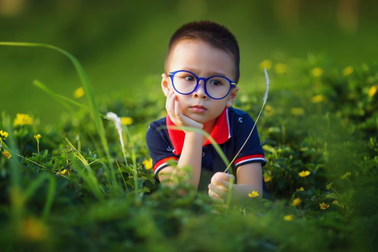 Enfant dans la nature